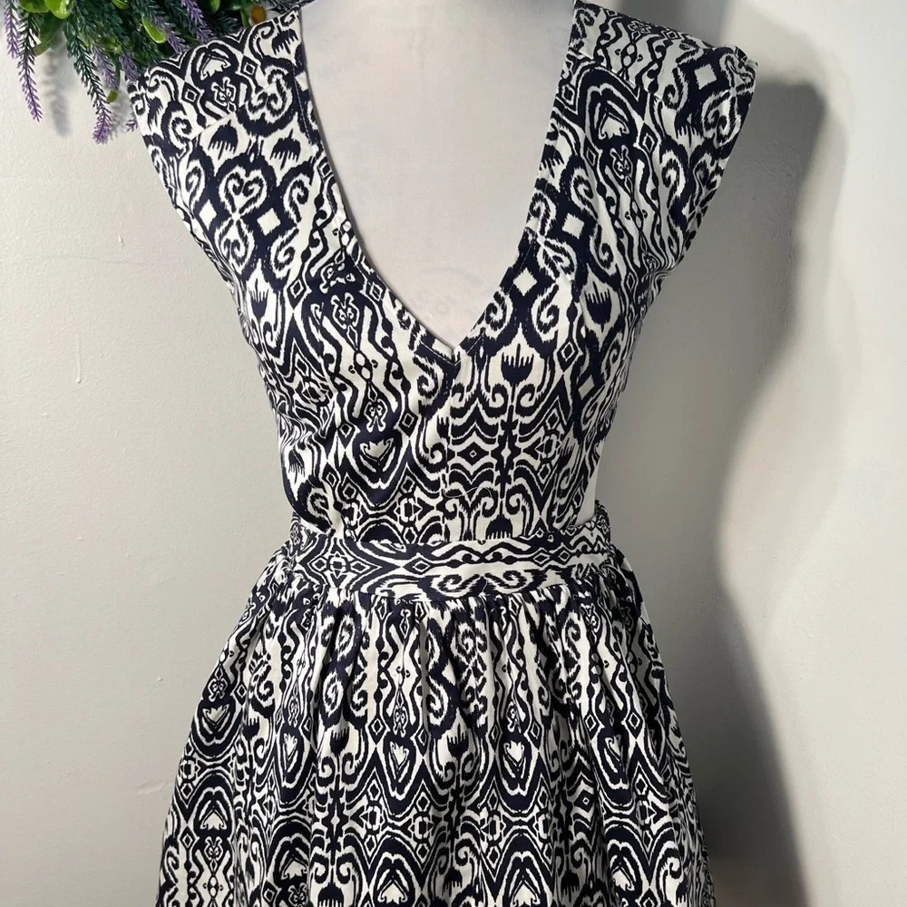 Papaya, S sleeveless‎ pleated-mini dress w/side cut out design drop waist tulle